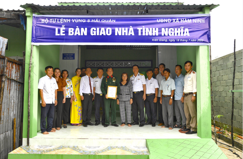 Vùng 5 Hải quân bàn giao nhà tình nghĩa tại Kiên Giang